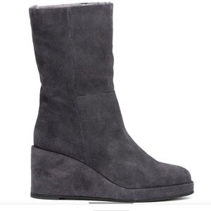 New Aquatalia size 9 gray boots.